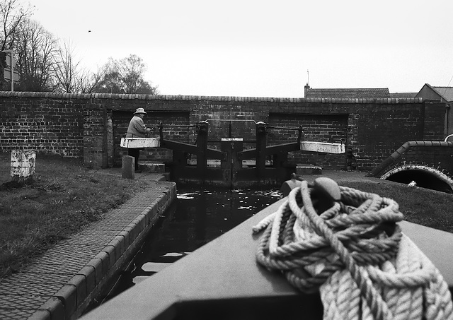 Working the locks on the Staffordshire and Worcestershire canal 2
