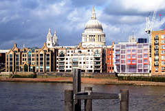 UK - London - Blick über die Themse Richtung St. Paul's
