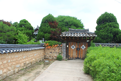 Wall and Gate in Hahoe Village