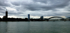 DE . Köln - Blick auf den Rhein