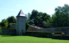BE - Aubel - Klostermauern in Val Dieu