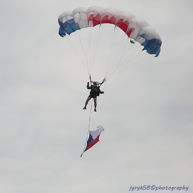 Parachutist (1)