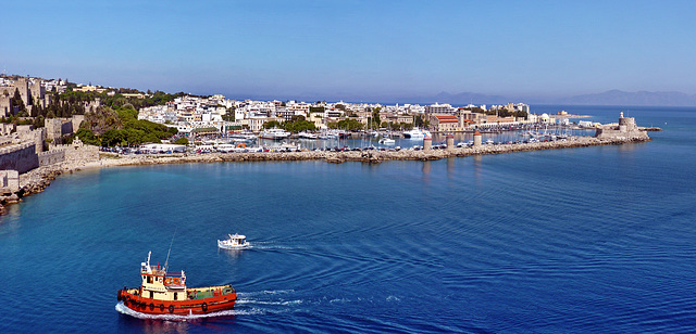 Panoramica rodi 2 - il vecchio porto e il colosso di Rodi