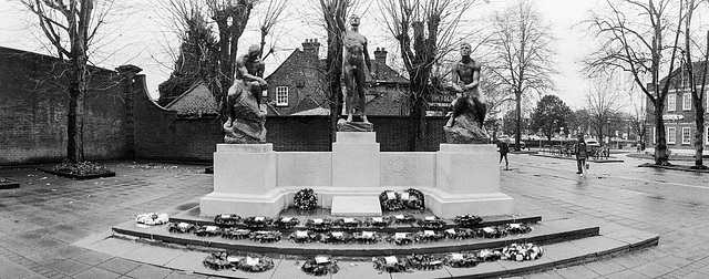 Watford war memorial (1)
