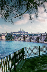 Prag, Moldau, Karlsbrücke und Hradschin 1967 - HFF (315°)