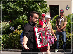 L'accordéoniste du groupe d'Uruguay à Folklore du monde de Saint Malo . (35 )