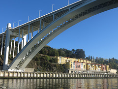 Ponte Arrabida, Porto (Portugal)