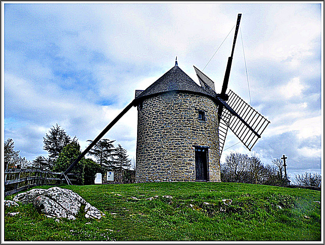 Le moulin à vent du Mont-Dol (35)