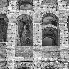 El Coliseo detail : HFF