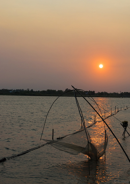Sonnenuntergang am Thu Bon Fluss - Hoi An ... P.i.P. (© Buelipix)