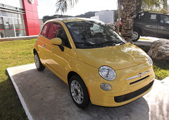Fiat amarillo / Fiat jaune