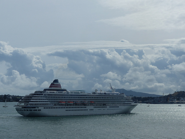 Sailing from Auckland (1) - 21 February 2015