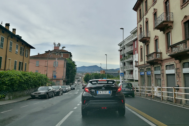 Italy 2019 – Waiting for the Swiss border at Como