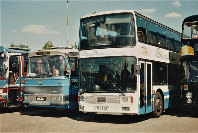 Swallow Coaches JEV 243Y at RAF Mildenhall – 26 May 1990 (117-34A)