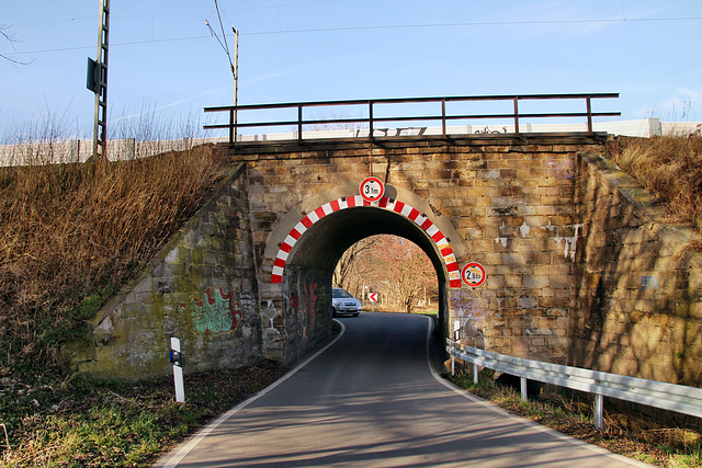 Lünerner Schulstraße, Brücke der Bahnstrecke Dortmund–Soest (Unna-Lünern) / 12.02.2022