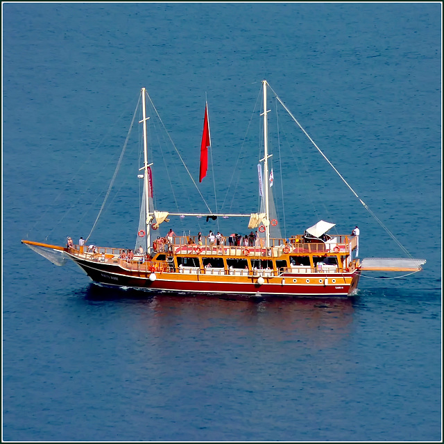 Alanya : una bella barca per portare i turisti a spasso per il mare
