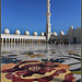 Abu Dhabi : il grande mosaico di marmo nel piazzale della moskea Zayed