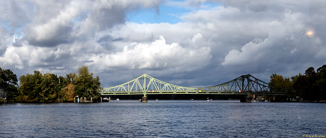 Kennt man: die Glienicker Brücke