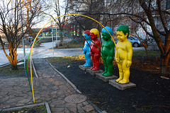 Україна, Київ, Пісяючі кольори на Пейзажній алеї / Ukraine, Kyiv, Peeing  Colors on Landscape Alley