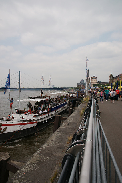 River Rhein At Dusseldorf