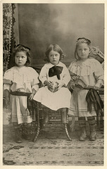 Mein Vater 1907 mit Schwestern