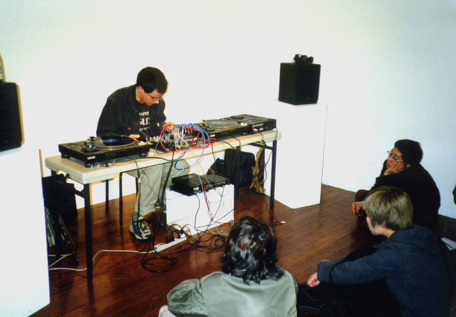 Turntable Performance Kyoto 1999 - VoiceGallery01