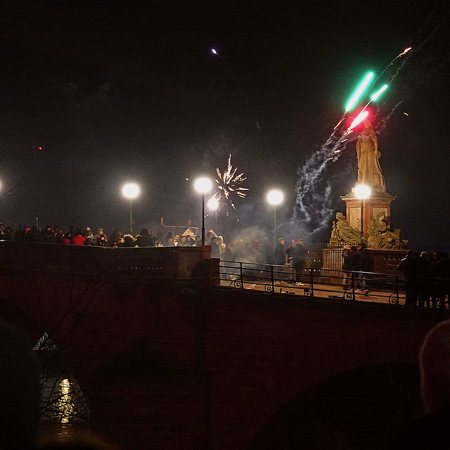 Alte Brücke in Heidelberg im neuen Jahr