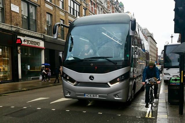 London 2018 – 2016 Mercedes-Benz bus