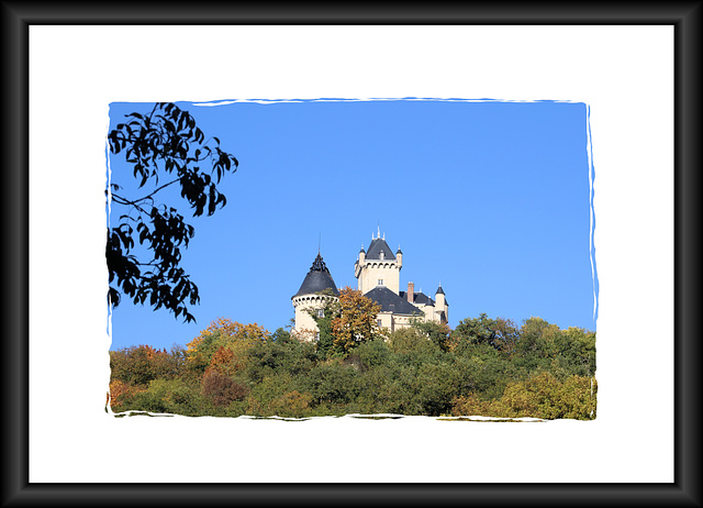 Siccieu-Saint-Julien-et-Carisieu (38) 15 octobre 2017. Le château de Saint-Julien.