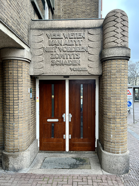 Den Haag 2023 – Entrance to the old Public Library