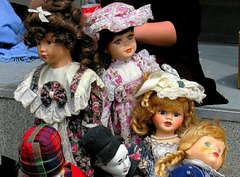 ... oh oh oh , jolies poupées  ...