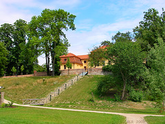 Stavenhagen, Burghügel mit Schloss