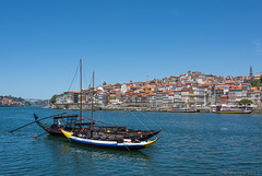 Rabelo auf dem Douro bei Porto (© Buelipix)