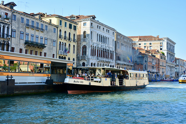 Venice 2022 – Actv 83 on line 1