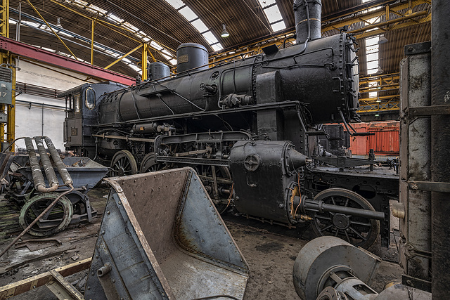 324.450 steam locomotive