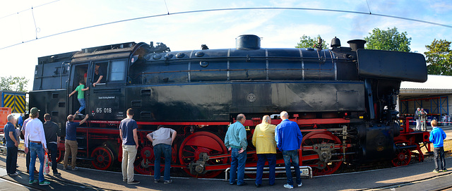 Open Dag Werkplaats Leidschendam 2014 – Steam engine 65018 of the Stoom Stichting Nederland