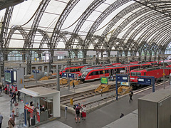 Dresden Hbf, Blick von den Oberen Bahnsteigen in die Mittelhalle
