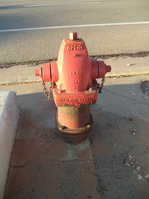 Open minded hydrant / Non bornée et avec l'esprit ouvert