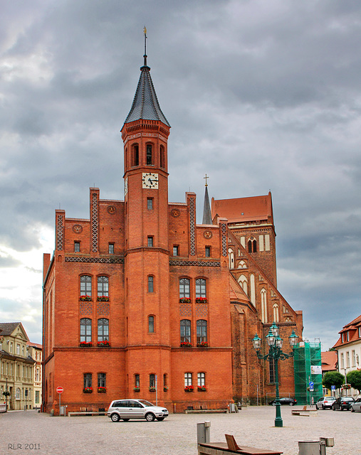 Perleberg, Rathaus und Stadtkirche