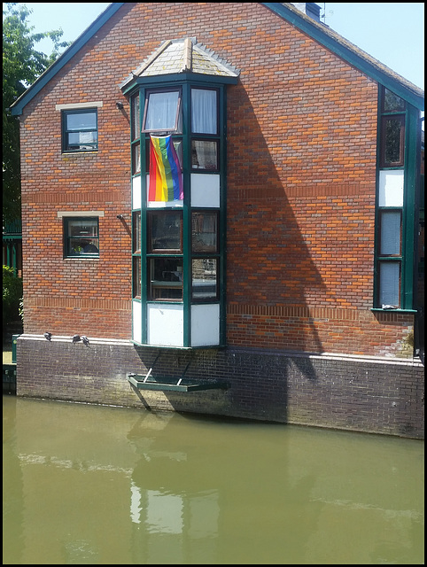 gay pad on the riverside