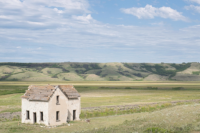 abandoned house in Qu'Appelle Valley 8