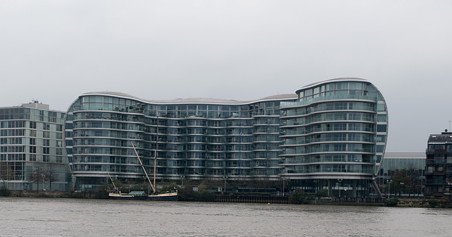 London Thames Albion Riverside (#0186)