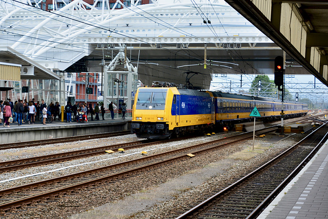 Some trains don’t stop in Leiden