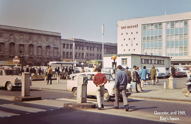 Gloucester (GB) Avril/April 1969 "King's square" (Diapositive numérisée).