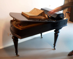 Melodic piano (Italy, 1910).