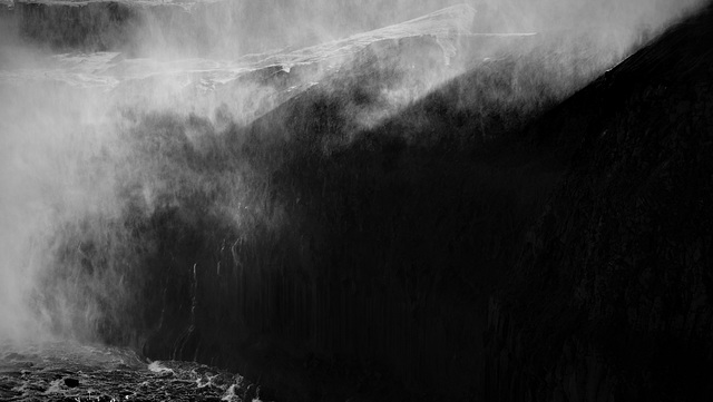 Dettifoss waterfall, Iceland BW L1004325