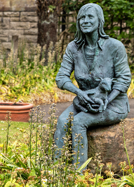 Lady Linda McCartney Statue