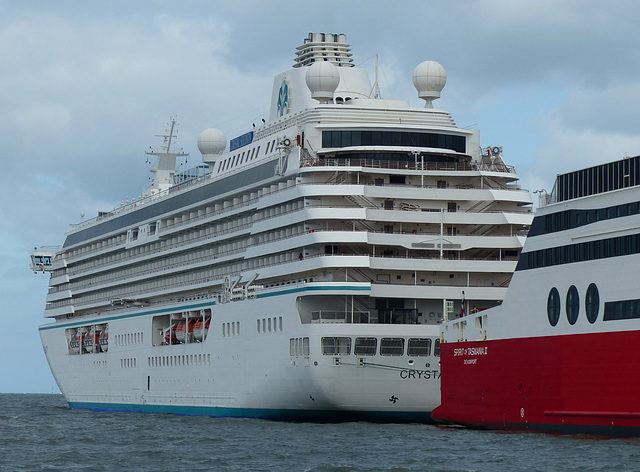 Crystal Serenity at Melbourne - 5 March 2015