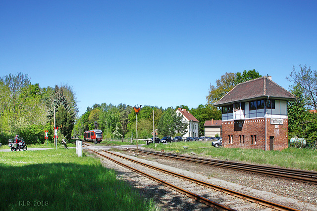 Flechtingen, Bahnübergang und Stellwerk