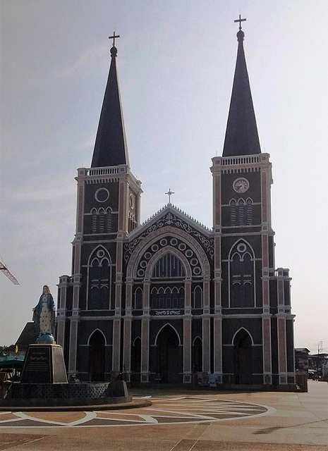 Maephra Patisonti Niramon church